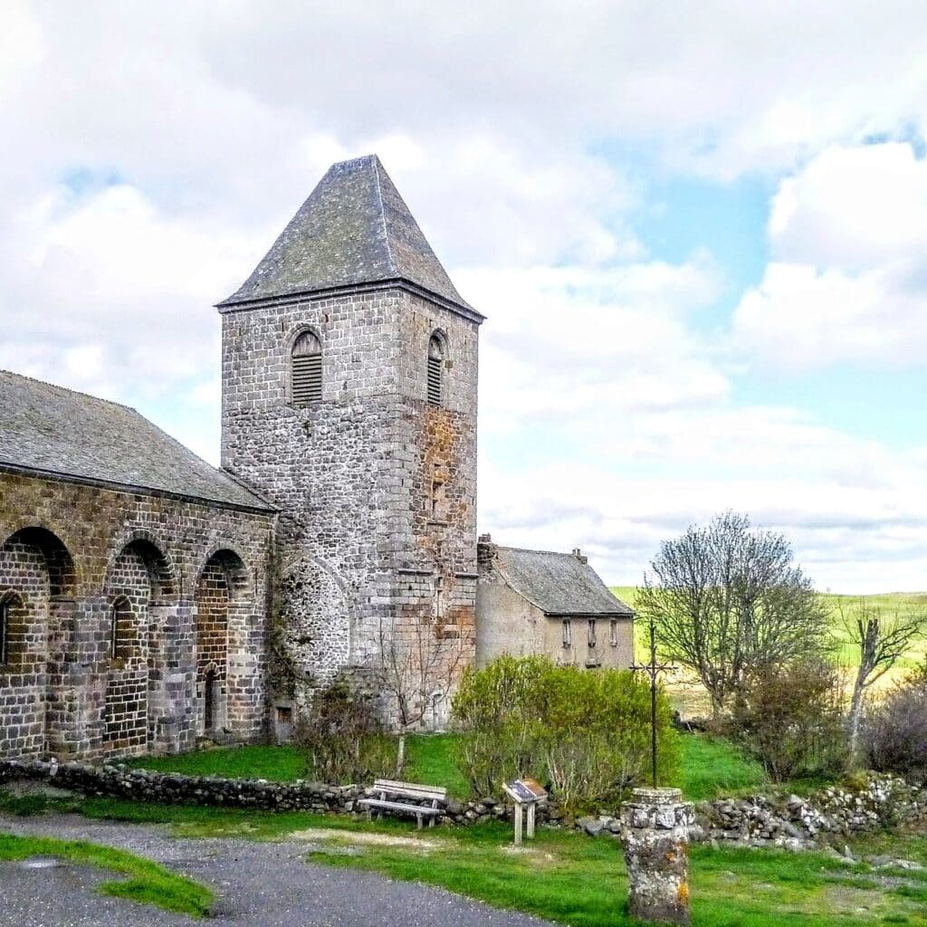 l'église du village d'Aubrac
